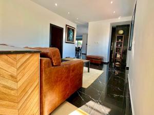 Gammarth Touristique piscine commune bord de mer