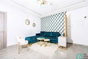 New 1 bedroom with swimming pool next to Lac 2