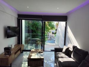 Cozy 1BR Apt close to Paphos Harbour,Sea,& Beach