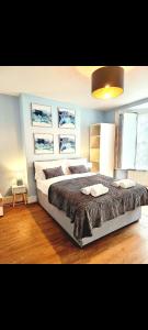 2 Bedroom Apartment, Zone 2 Mile End London