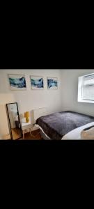 2 Bedroom Apartment, Zone 2 Mile End London