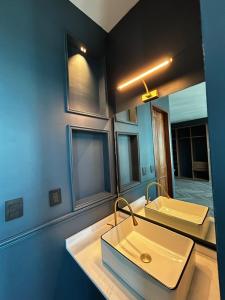 The Sapphire View Suite