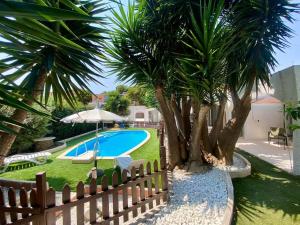 Mediterranean Villa - Private Pool , Garden & BBQ