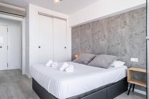 Levante Sky Views - Modern 9th Floor near Beach