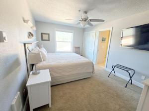 2 Bedroom Condo in the Heart of Rockaway Beach