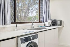 Cozy Little Charm Unit in Eight Miles Plain