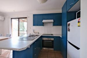 Coastal 2BR Retreat Heart of Broadbeach Living