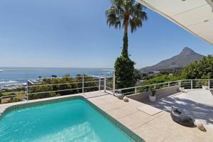 Coastal Penthouse, Private Pool and Stunning Sea Views