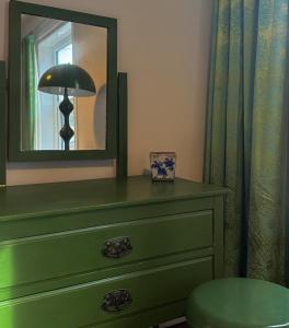 The Linden Lodge, near Cathedral, free parking