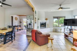 Mountain-View Escape Near Santa Ana Casino!