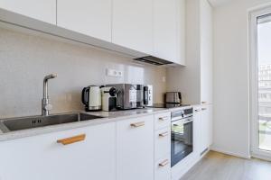 Blueground Prague 7 furnished close to offices PRG-12