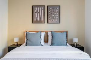 Blueground Žižkov balcony nr Vítkov Hill PRG-82