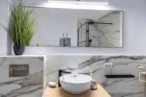 Stylish City House with Yard 4 pers