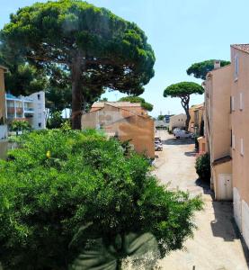 Studio rénové, clim, wifi, parking proche plage