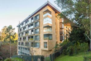 Apartasuite cercana al aeropuerto internacional MED