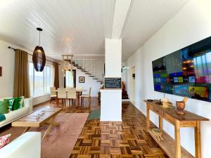 Casa frente-mar com piscina privativa 2 churrasqueiras interna e externa e vista incrível Praia do Grant Barra Velha