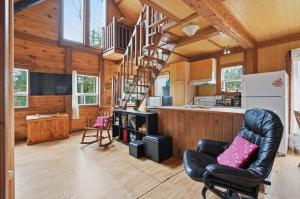 The Tiny Cozy Retreat