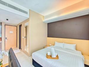 The Pines Poolside Suite