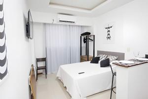 STUDIO - PRAIA de BOTAFOGO - 400m do Metrô Botafogo - Excelente Localização - Bares, Restaurantes e 2 Grandes Shoppings - Portaria 24h - Wi Fi - TV Claro e Steams