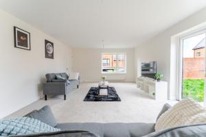 4 bedroom house ideal for contractors & families