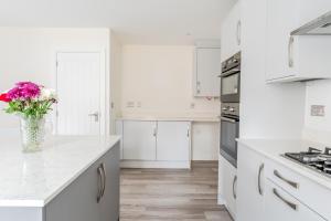 4 bedroom house ideal for contractors & families