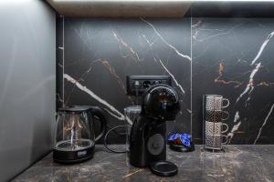 N place free parking