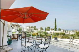 Amazing Sea View -3 Bed Ground Floor Garden Apartment