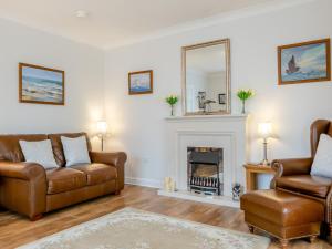 2 Bed in Colwell Bay IC013