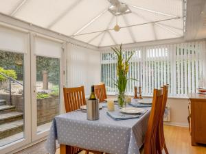 2 Bed in Colwell Bay IC013