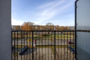 Marywilska Comfort Apartment by BookingHost