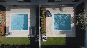 Luxury Las Olas 6200sqft - sleeps 28 & with 2 pools