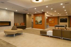 Holiday in LA- Koreatown Retreat with Free Parking, Pool and Sauna