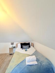 Bright Modern Apartment