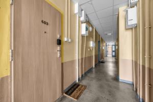 Żelazna Cozy Nest Apartment by BookingHost