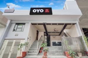 SPOT ON Midway Taj Home Stay