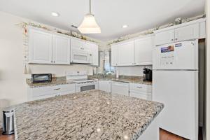 Oceanfront View at Garden City Beach! 2BD2BA