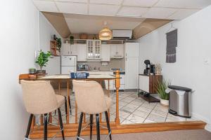 Walk to the Beach & Boardwalk! 2 BDR Family Condo!