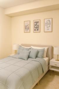 Holiday in LA- Koreatown Retreat with Free Parking, Pool and Sauna