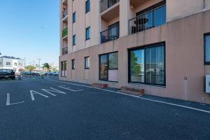 Walk to the Beach & Boardwalk! 2 BDR Family Condo!