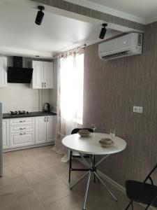 Студія в центрі міста на Івана Бевза