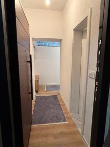 TESLA 132 Apartment 9