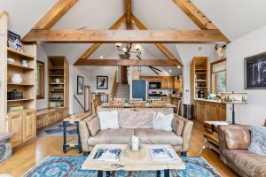 Blue River Lodge Private Hot Tub plus Fire Pit