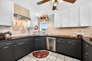 Walk to Lake Texoma Family-Friendly Retreat
