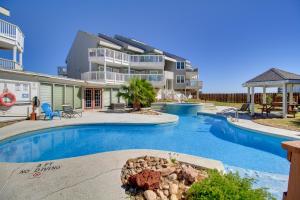Beach and Heated Pool Access! Condo in Port Aransas