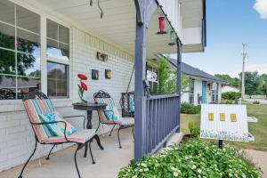 Walk to Lake Texoma Family-Friendly Retreat