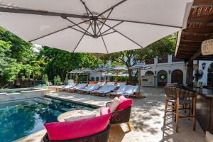 Las Catalinas 1 BD Walk to Beach