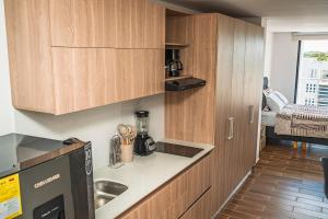 Modern loft and parking ideal for couples