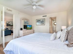 Seaview #110 - Just Steps From 1 of 4 Public Beach Access Points