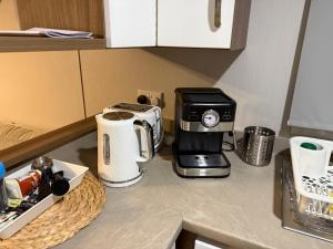 LuxeHaven at Tattershall Lakes Park with Hot Tub