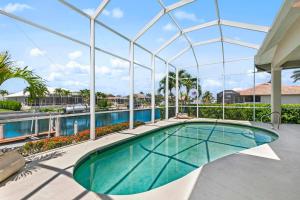 Waterfront Escape Awaits, Marcos Best Kept Secret